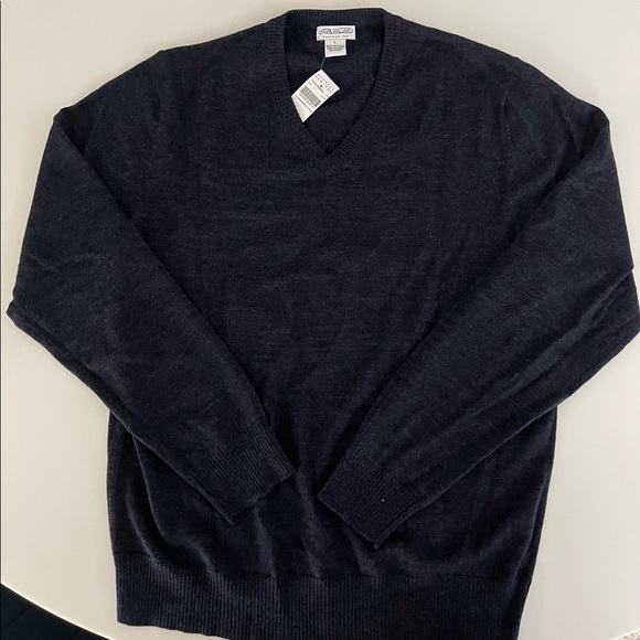 Men’s Piatelli Barney’s New York Blue V-Neck Sweater large